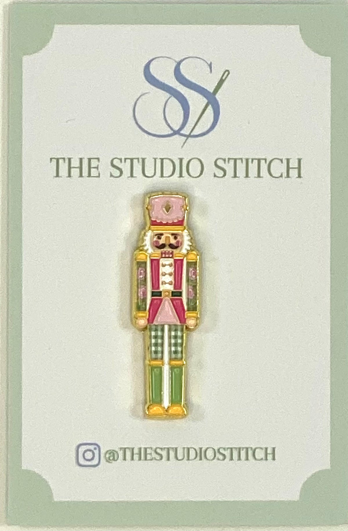 Rose Medallion Nutcracker Needle Minder