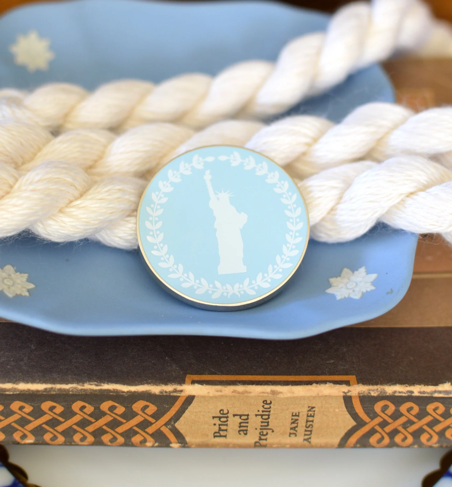 Lady Liberty Cameo Style Needle Minder
