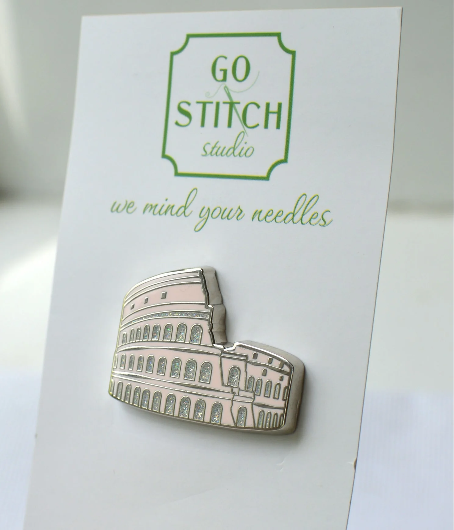 Roman Colosseum w/Glitter Needle Minder