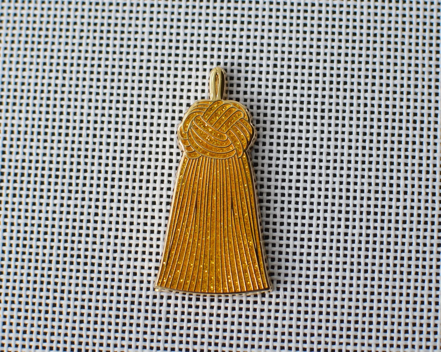 Gold Glitter French Knot Tassel Needle Minder